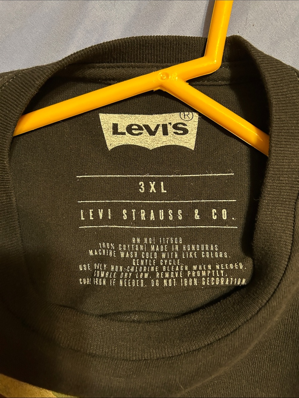 Levi's Black Long Sleeve Tee with Camo Logo Print - Picture 2 of 3